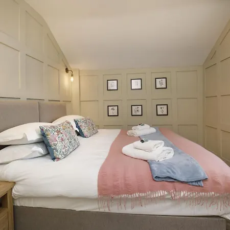 度假居 65 Monkgate Sleeps 10 With Parking *