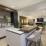 65 Monkgate Sleeps 10 With Parking York