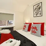 Semesterbostad 65 Monkgate Sleeps 10 With Parking *