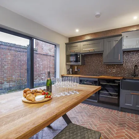 65 Monkgate Sleeps 10 With Parking Semesterbostad York