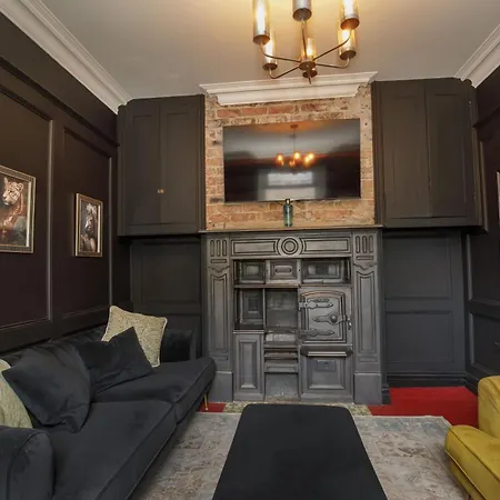 65 Monkgate Sleeps 10 With Parking *